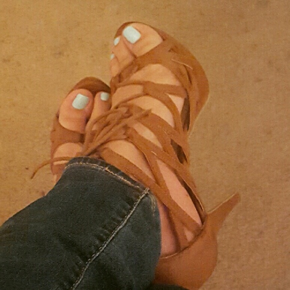 Meet your Posher, Amaris - Picture 2 of 4