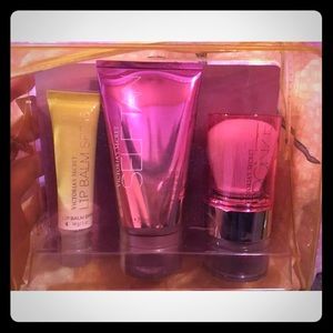 Victoria's Secret Glow to Go Travel Kit