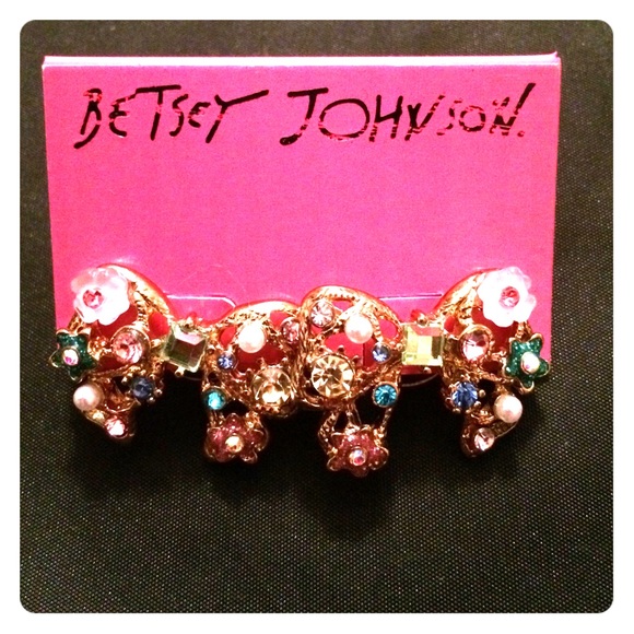 ❌❌SOLD❌❌NWT Betsey Johnson 
Fairyland Bow Earrings