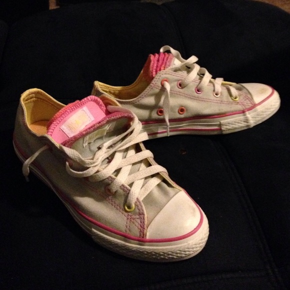 Pastel multi-tongue converse