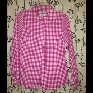 Gingham button down! 💗