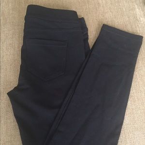 NWT Liverpool Sienna Pull on Leggings