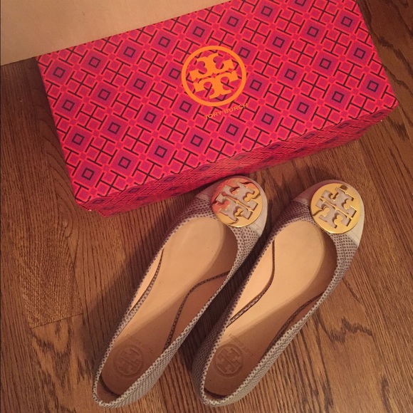 Tory Burch Shoes - HP🎉100% Authentic Tory Burch Snakeskin Flats