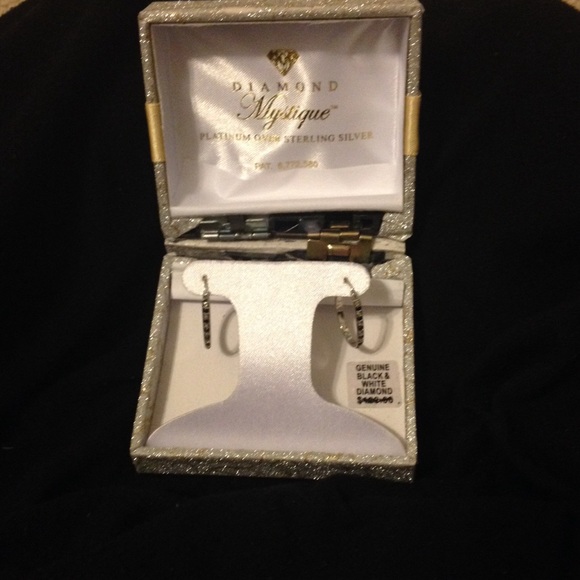 🎉Insta-Chic HOST PICK Party 3/30/16 - Picture 2 of 4