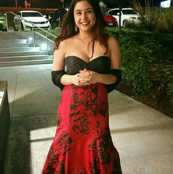 Meet your Posher, Aiza - Picture 2 of 4