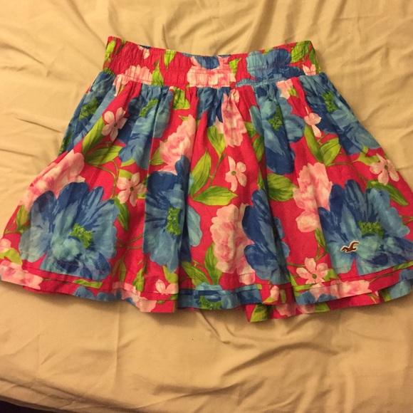 Hollister skirt. Can be worn almost anywhere!