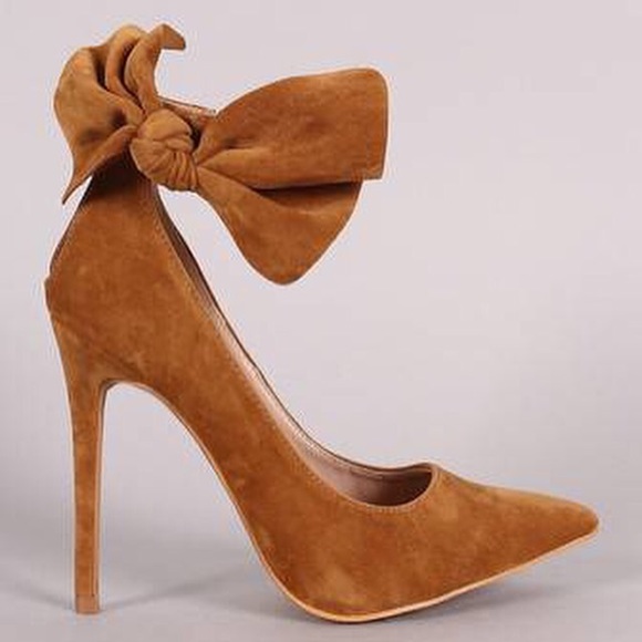 Suede bow stiletto pump