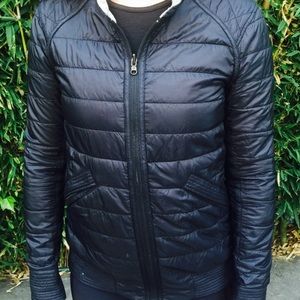 Lululemon warm puffy coat in perfect condition