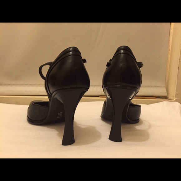 Heels - Picture 2 of 4