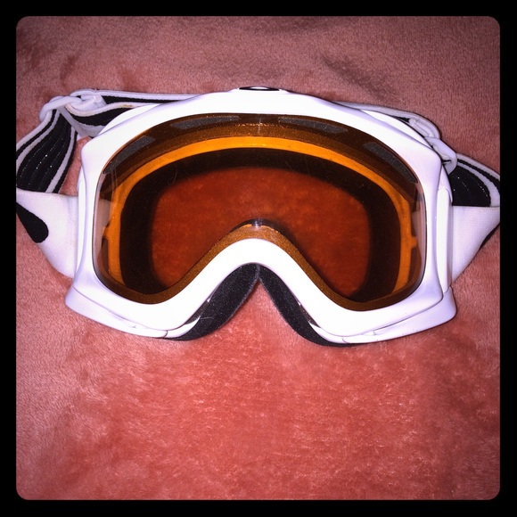 Snowboarding googles