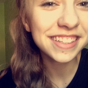 Meet your Posher, Chloe