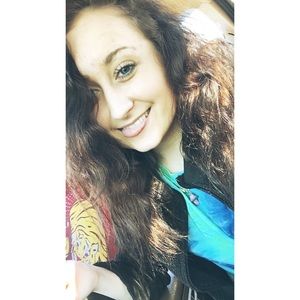 Meet your Posher, Brooke