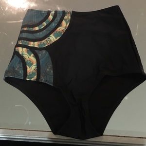 Super cute high-waisted bikini bottom