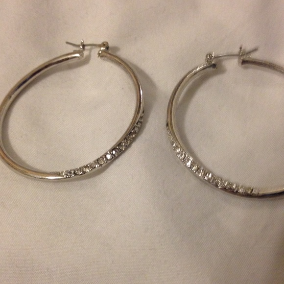 None Jewelry - 😍 Beautiful hoop earrings with sparkle!