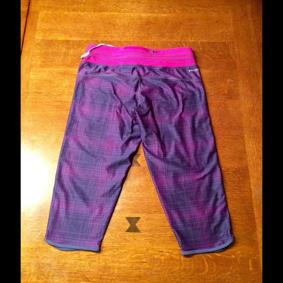 🌼Women's Nike running capris.🌼 - Picture 2 of 2