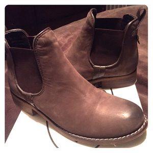 Steve Madden Gilte Booties