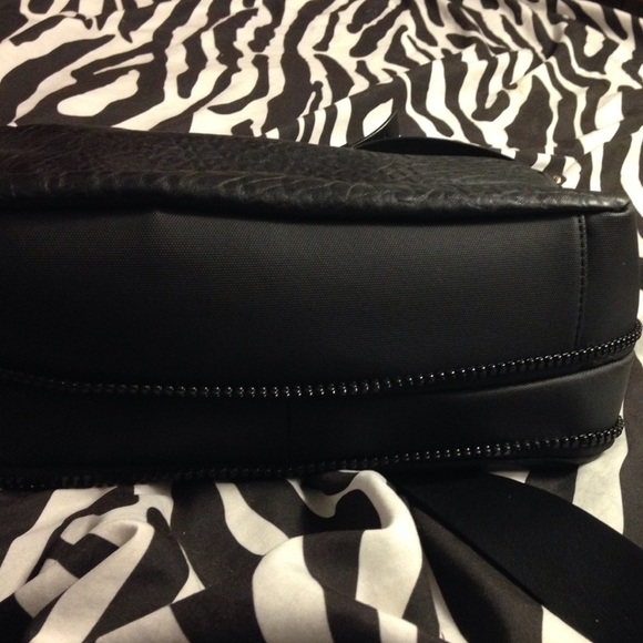 Sold - Picture 3 of 4