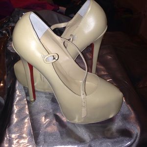 🆕✅✅👄Platform 6" sexy heels👄🆕‼️✅✅