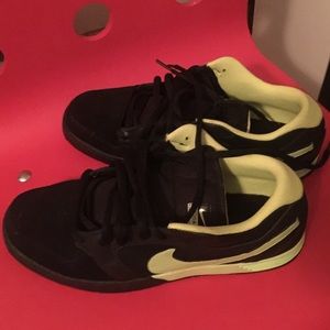 Nike sneakers Black Neon 11