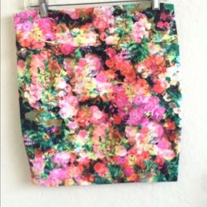 Floral mini bodycon skirt