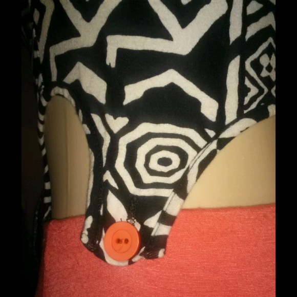 Patterned Dress - Picture 4 of 4