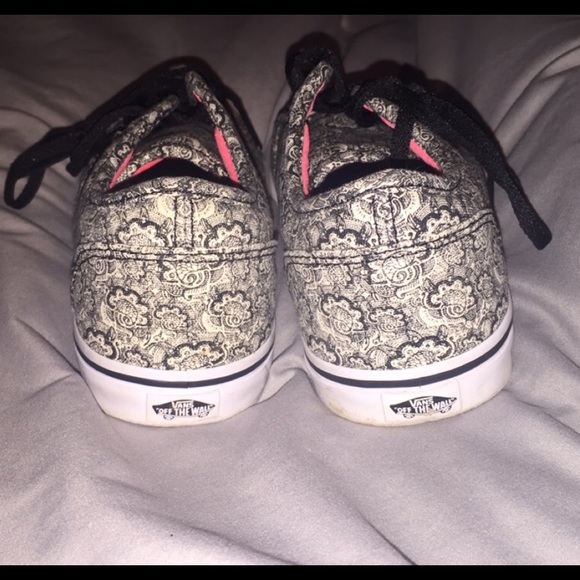 Vans - Picture 2 of 2