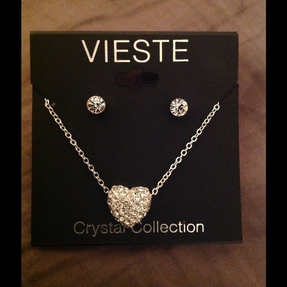Cute heart necklace with earnings