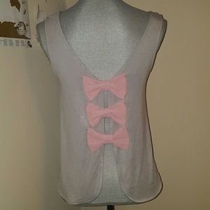 💖SALE Bow back top!