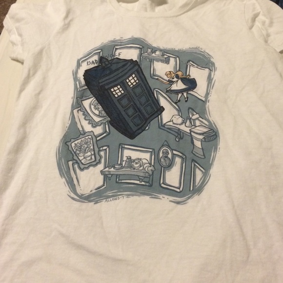Alice in wonderland/Dw tshirt