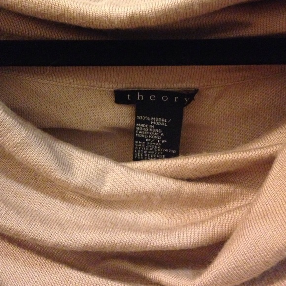 🐰HOLIDAY SALE🐰Theory Turtleneck - Picture 2 of 3