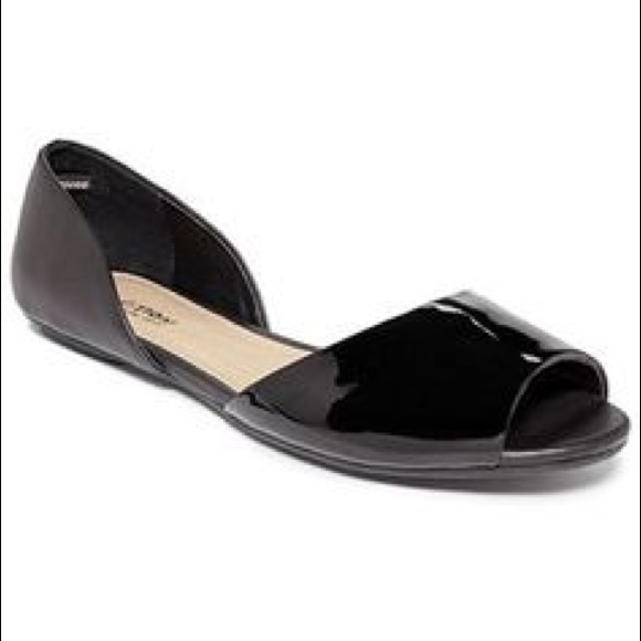 Kenneth Cole Reaction Flats