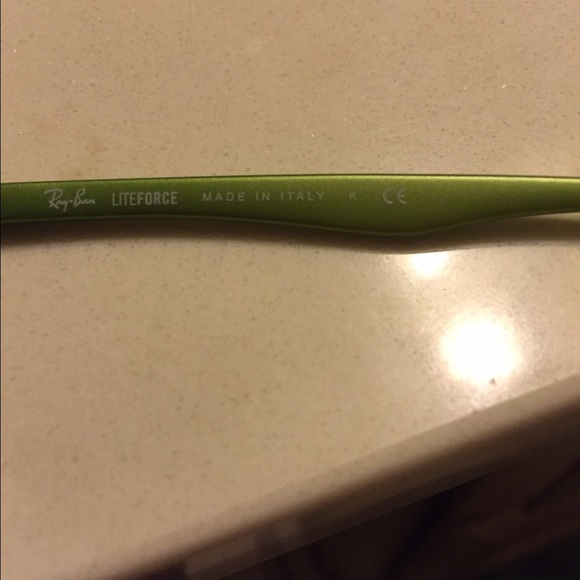 Ray Ban light-force sunglasses - Picture 3 of 3