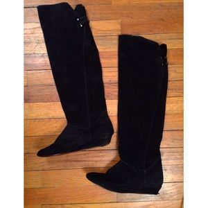 Blondee Steve Madden black suede boots