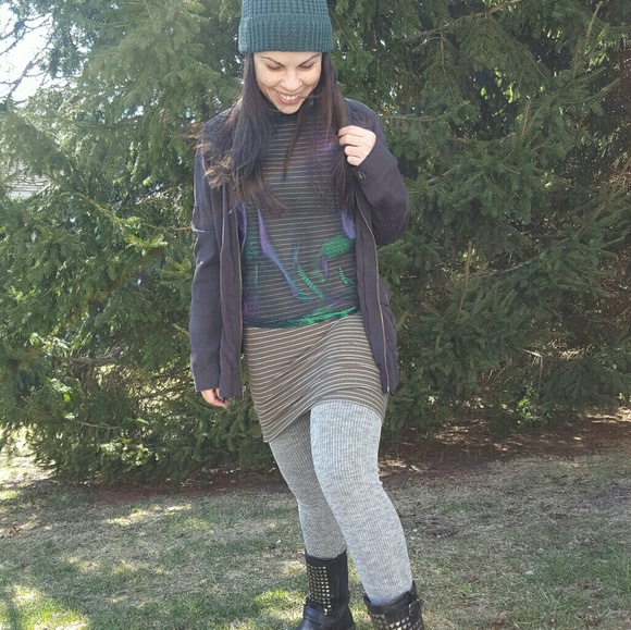 Meet your Posher, Jenny - Picture 3 of 3