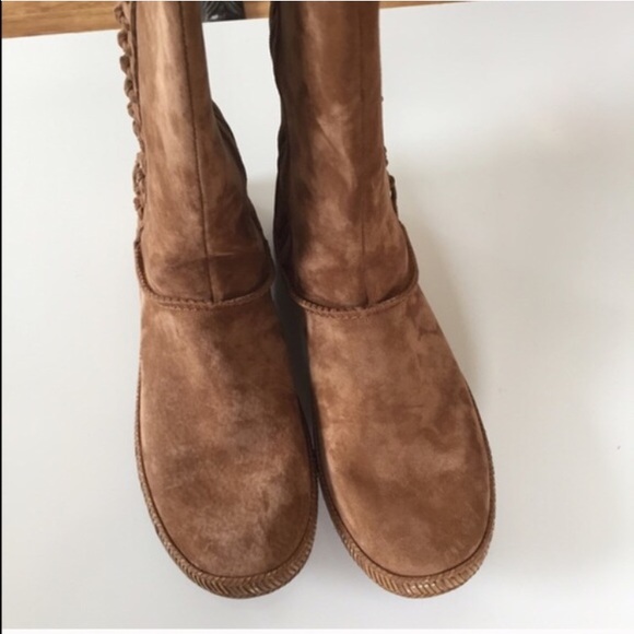 UGG authentic mammoth fringe boots Sz 6 new - Picture 3 of 4