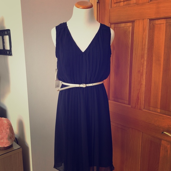 navy blue belted dress
