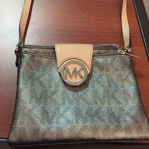 Small Michael Kors satchel