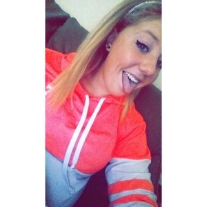 Meet your Posher, Tara