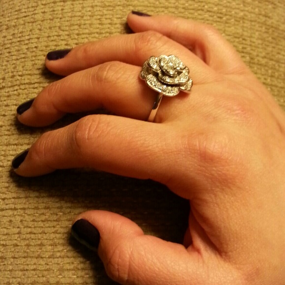 Banana Republic Flower Bling Ring (8)
