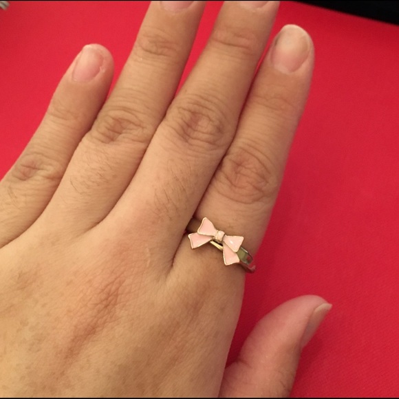 🎀FINAL SALE🎀 Forever 21 - Pink Bow Ring. - Picture 2 of 2