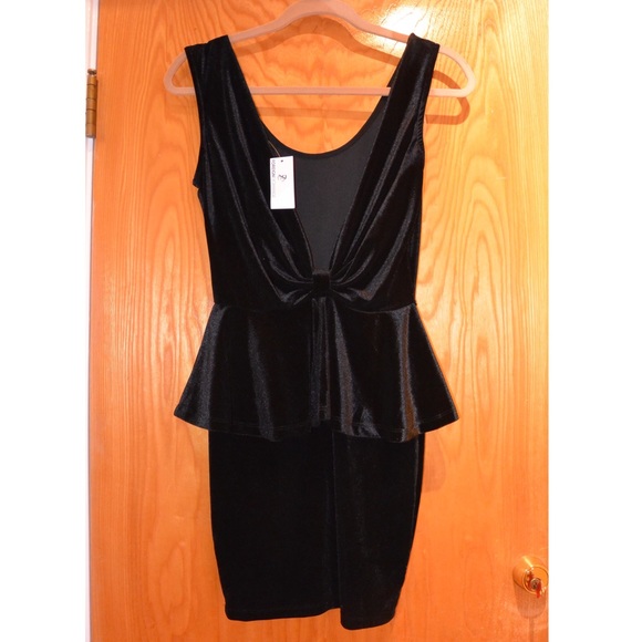 NWT Foreign Exchange Black Velvet Peplum Dresss - Picture 2 of 4