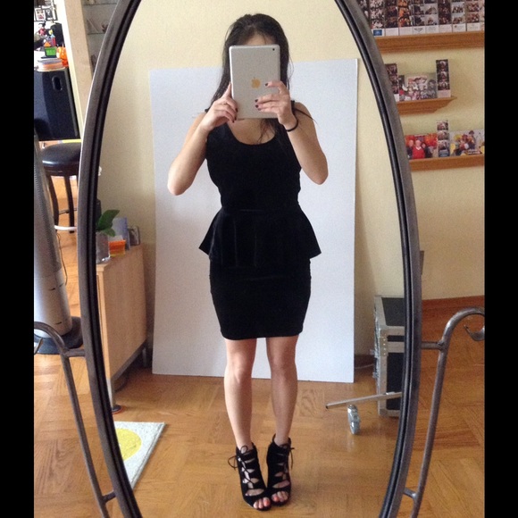 NWT Foreign Exchange Black Velvet Peplum Dresss - Picture 3 of 4