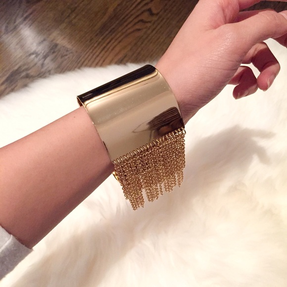 Ruti Horn Jewelry - Gold Bangle with Tassel