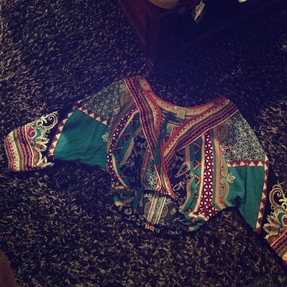 Long sleeve crop top