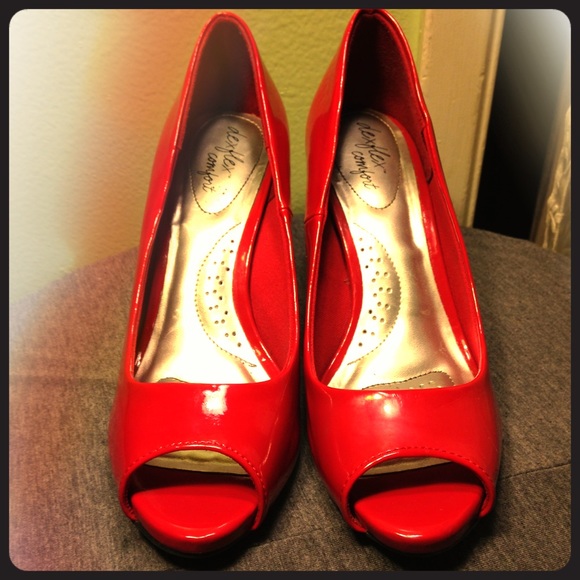 ❤️ Red Peep Toe Heels ❤️