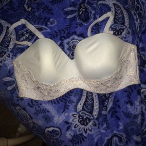 2 Victoria Secret Bra's