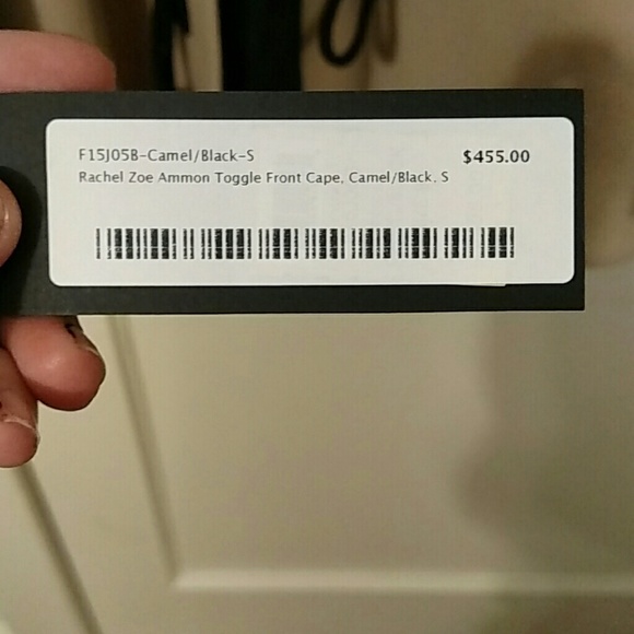 🎀 Rachel Zoe Cape - Picture 3 of 4