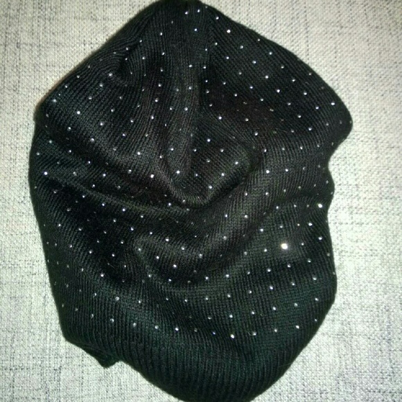 WOMEN'S BEANIE