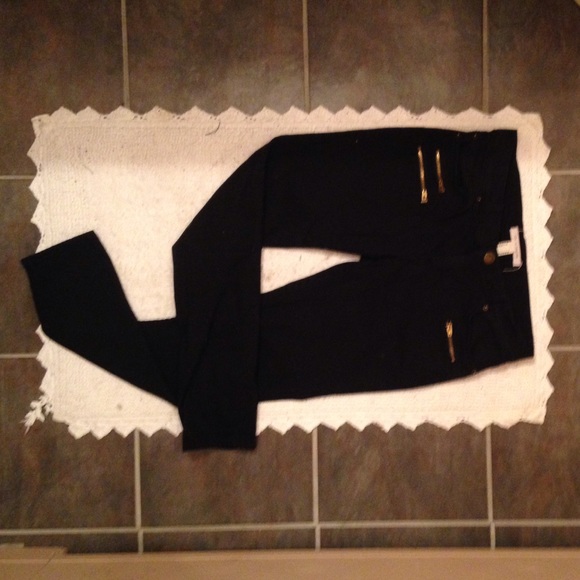 Life in progress black jeans