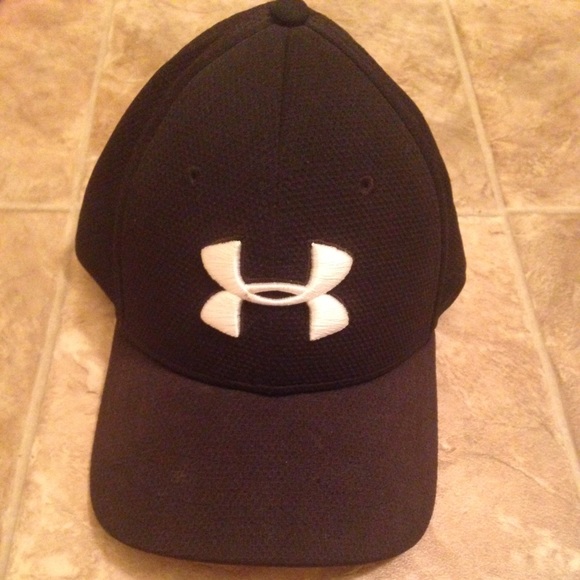 Under armor cap